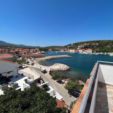 Apartments Peronja Jelsa Seafront ภายนอก รูปภาพ