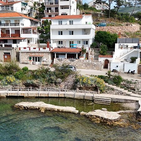 Apartments Peronja Jelsa Seafront ภายนอก รูปภาพ