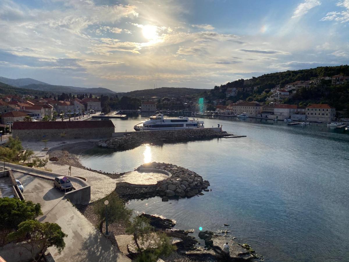 Apartments Peronja Jelsa Seafront ภายนอก รูปภาพ