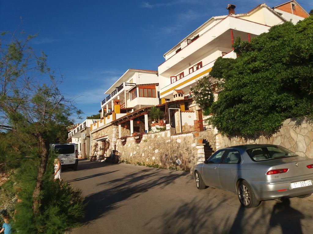 Apartments Peronja Jelsa Seafront ภายนอก รูปภาพ