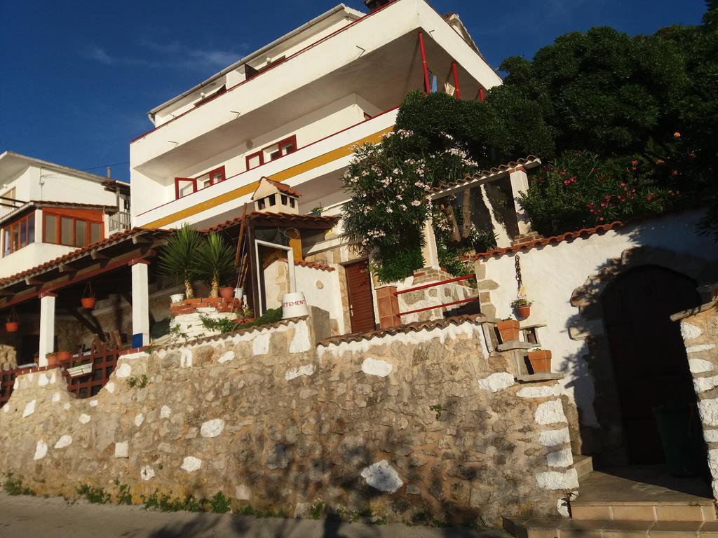 Apartments Peronja Jelsa Seafront ภายนอก รูปภาพ
